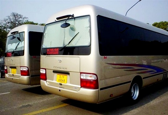 17 Seater Toyota Bus